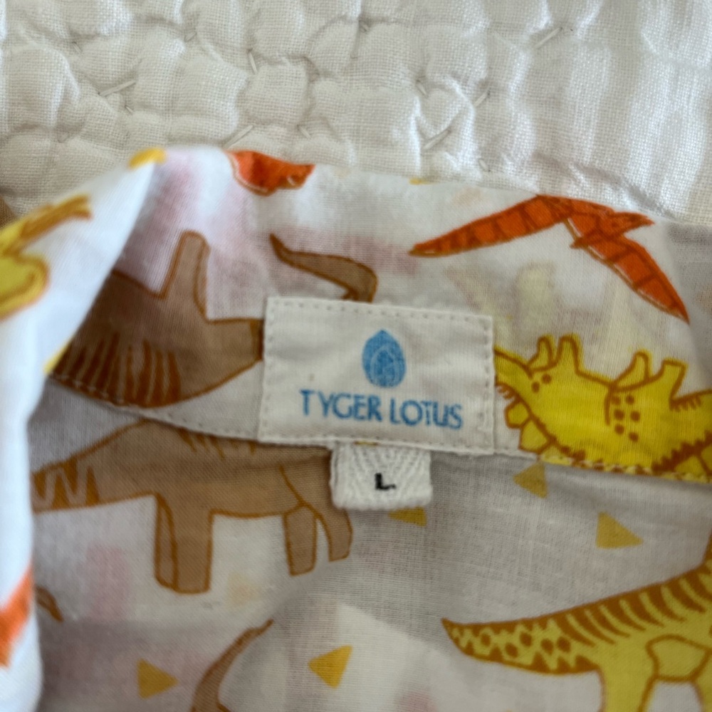 Dino Print Cotton Pajama Set Size: 6 - Picture 5 of 10